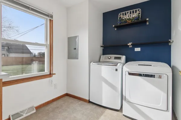 $280,000 | 7416 Thomas Avenue, Bridgeview, IL 60455