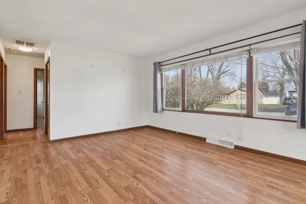 $280,000 | 7416 Thomas Avenue, Bridgeview, IL 60455