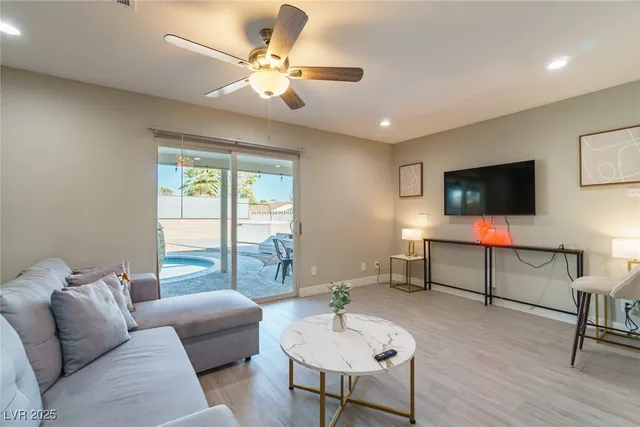 $695,000 | 5551 Corral Circle, Las Vegas, NV 89119