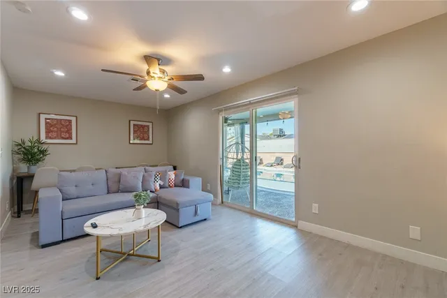 $695,000 | 5551 Corral Circle, Las Vegas, NV 89119