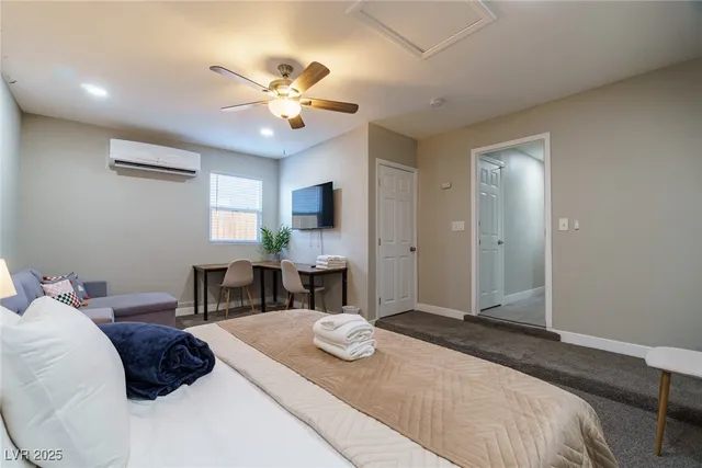 $695,000 | 5551 Corral Circle, Las Vegas, NV 89119