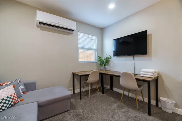 $695,000 | 5551 Corral Circle, Las Vegas, NV 89119