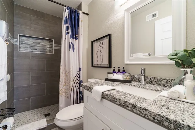 $695,000 | 5551 Corral Circle, Las Vegas, NV 89119