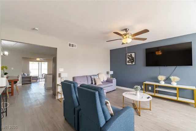 $695,000 | 5551 Corral Circle, Las Vegas, NV 89119