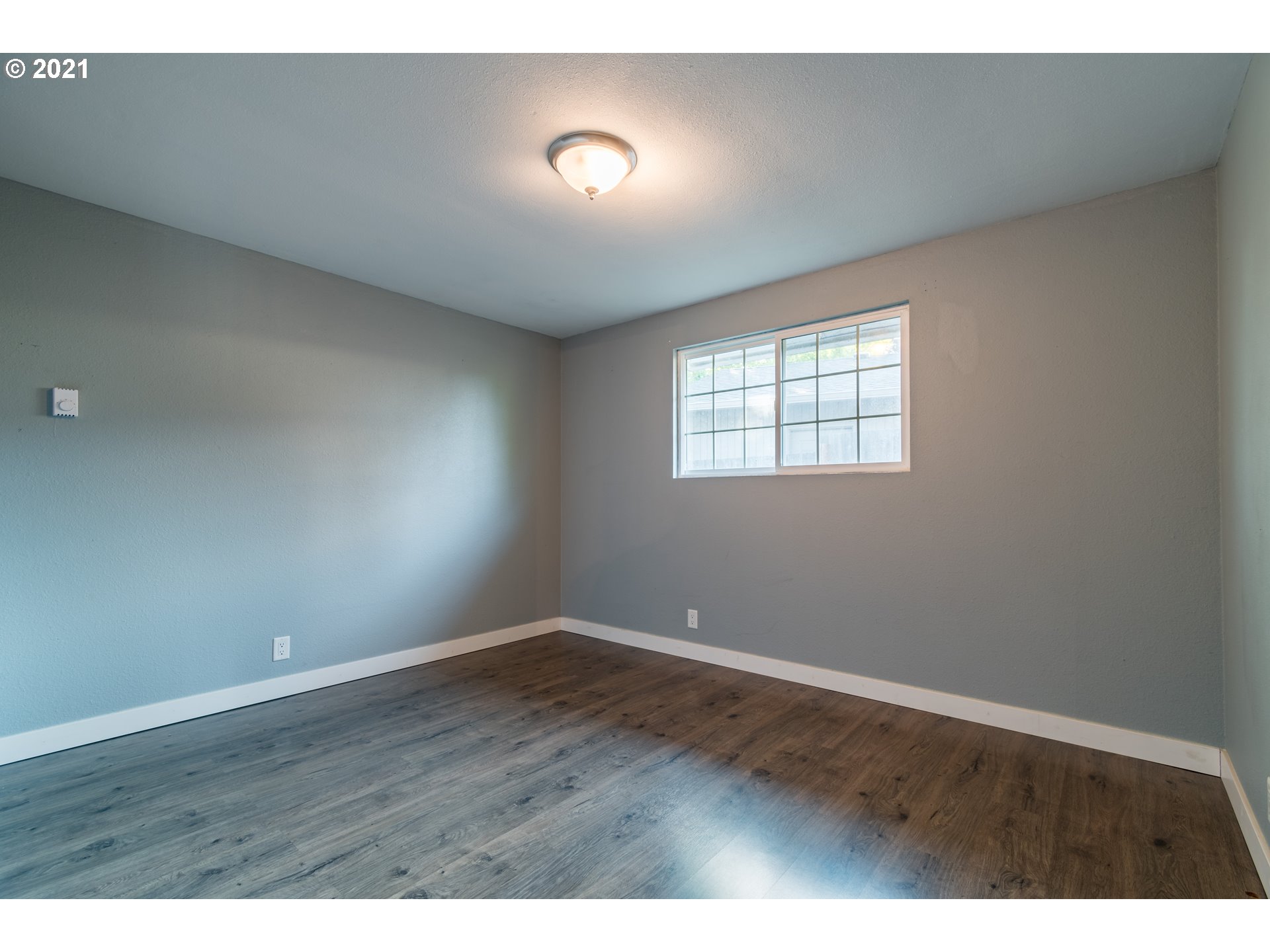 824 54th Place Springfield, OR 97478 - Photo 14 of 32