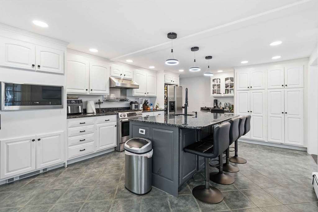 3 Sprague Road Wellesley, MA 02481 - Photo 6 of 42