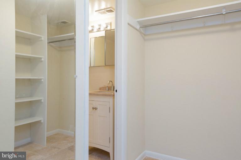 725 Delaware Avenue Southwest, Unit 218 Washington, DC 20024 - Photo 17 of 22 Interior (General)