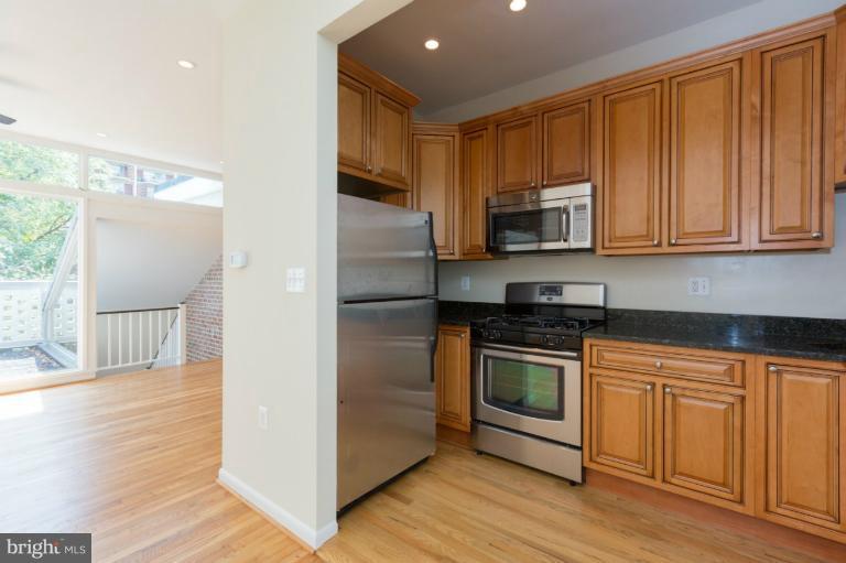 725 Delaware Avenue Southwest, Unit 218 Washington, DC 20024 - Photo 3 of 22 Interior (General)