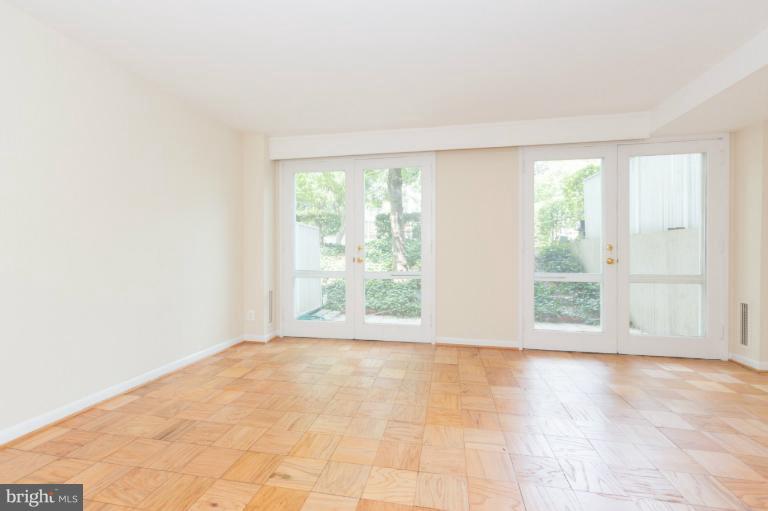 725 Delaware Avenue Southwest, Unit 218 Washington, DC 20024 - Photo 8 of 22 Interior (General)