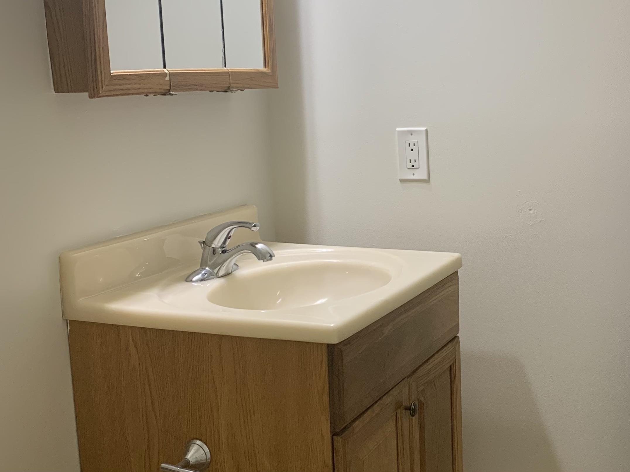 39 Old Hackett Hill Road, Unit 3B Manchester, NH 03102 - Photo 11 of 17