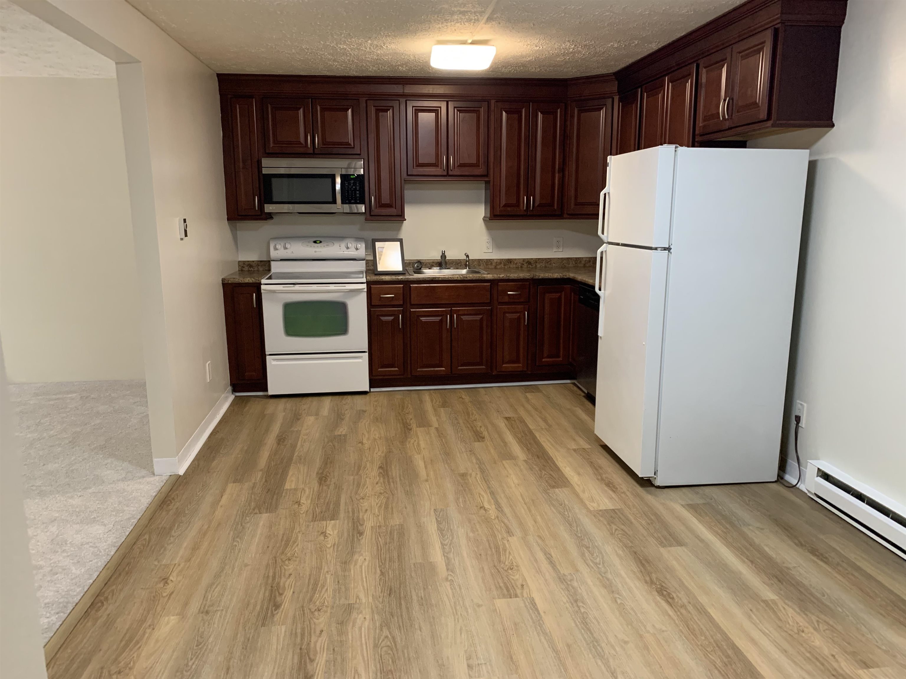 39 Old Hackett Hill Road, Unit 3B Manchester, NH 03102 - Photo 5 of 17
