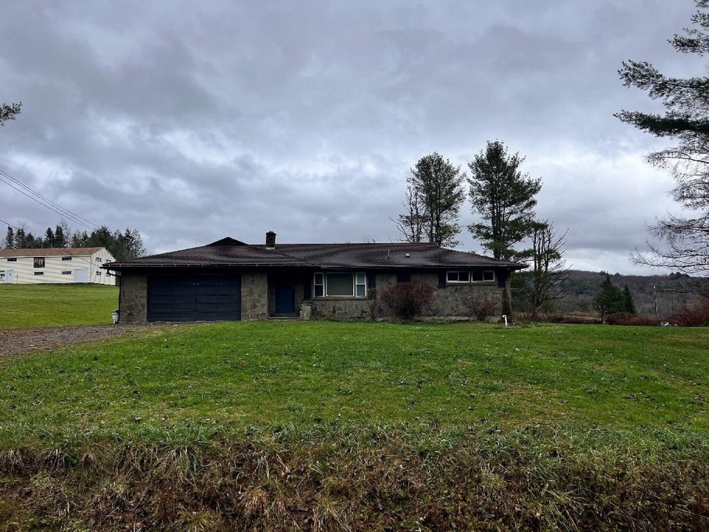 40 Old Nanticoke Road, Maine, NY 13802 Compass