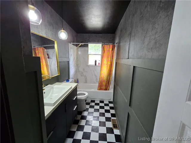 $250,000 | 1020 North Church Street, Austin, IN 47102