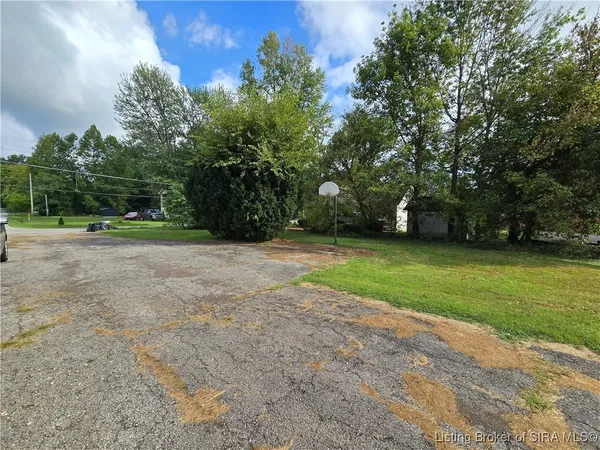 $250,000 | 1020 North Church Street, Austin, IN 47102