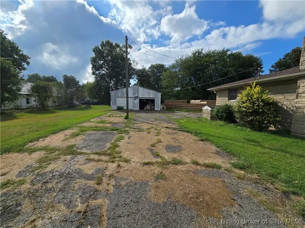 $250,000 | 1020 North Church Street, Austin, IN 47102