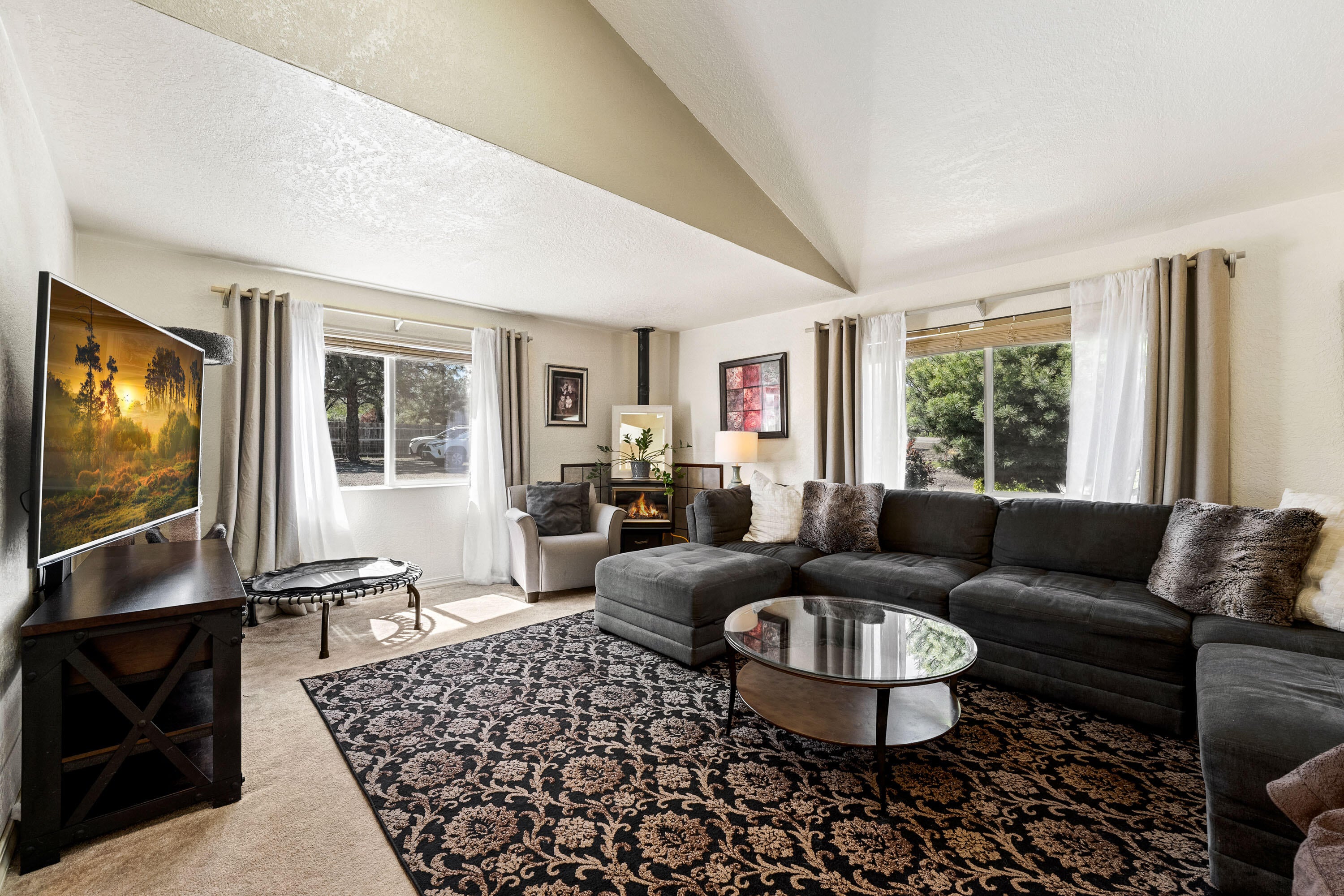 4234 Reese Creek Road Eagle Point, OR 97524 - Photo 12 of 36 Family Room