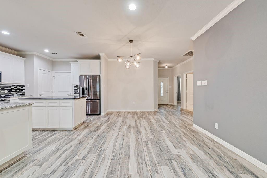 5420 Meandering Road River Oaks, TX 76114 - Photo 12 of 30