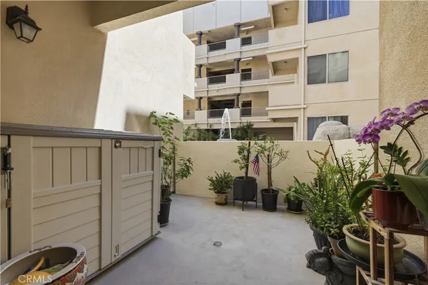 $425,000 | 535 Magnolia Avenue, Unit 113, Long Beach, CA 90802