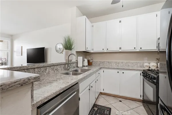 $425,000 | 535 Magnolia Avenue, Unit 113, Long Beach, CA 90802
