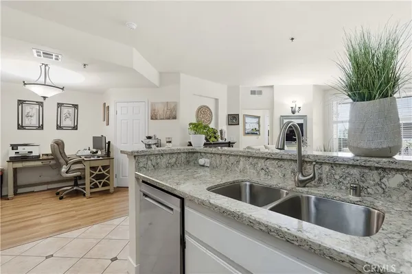 $425,000 | 535 Magnolia Avenue, Unit 113, Long Beach, CA 90802