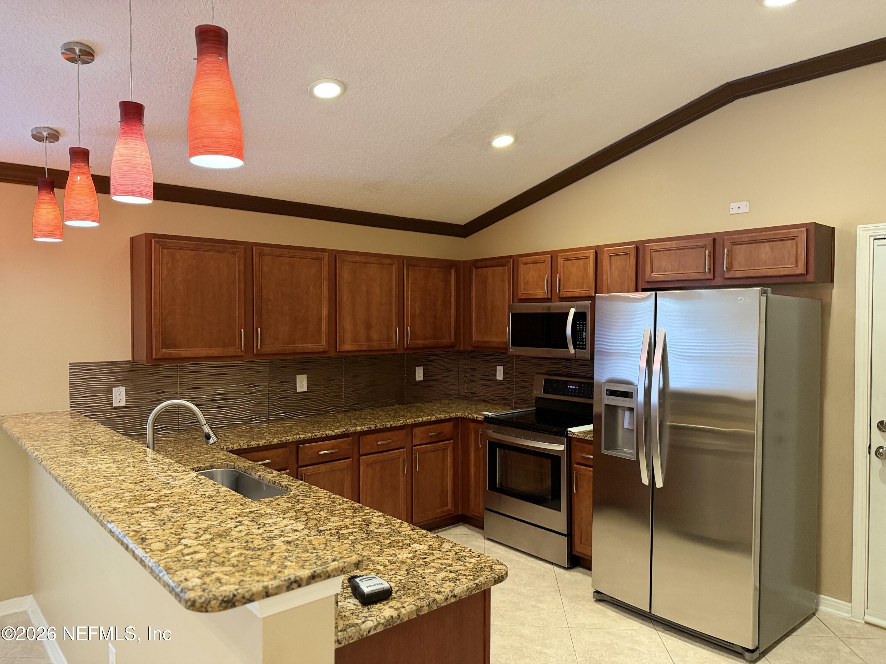 5925 Round Table Road Jacksonville, FL 32254 - Photo 6 of 21 IMG_2152