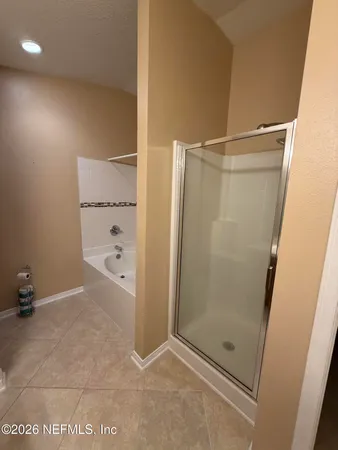 $2,000 | 5925 Round Table Road, Jacksonville, FL 32254
