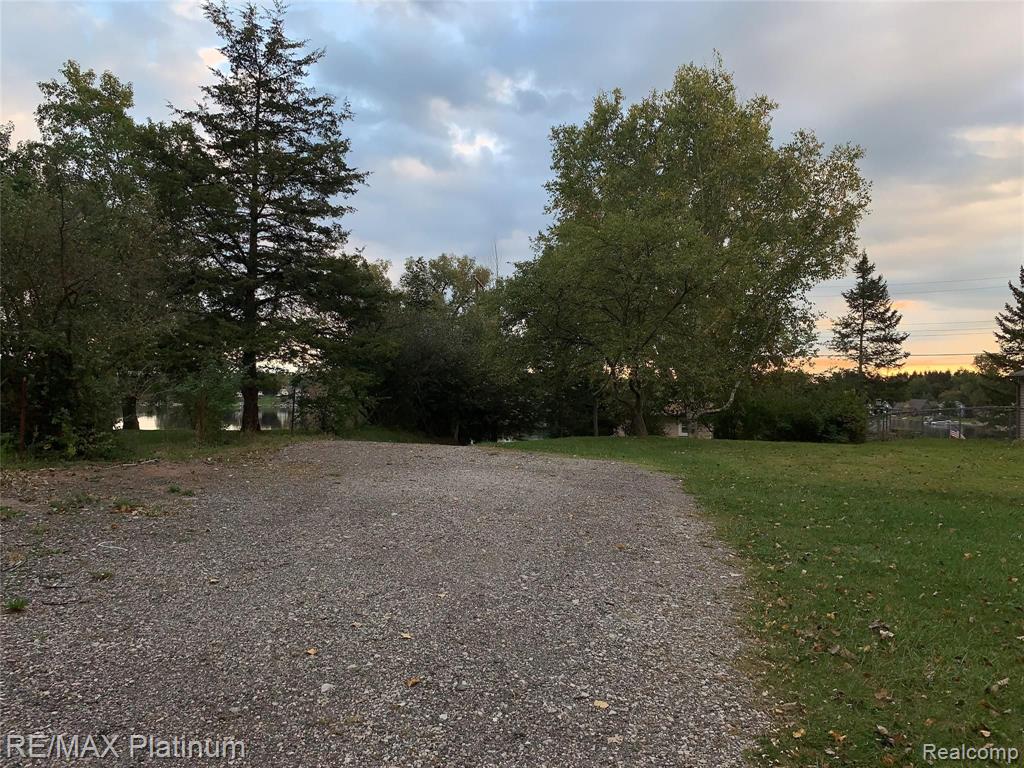 2517 Rubbins Road Howell, MI 48843 - Photo 23 of 31