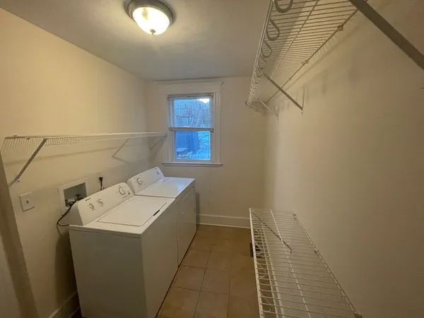 $2,200 | 290 Hilldale Avenue, Unit 1, Haverhill, MA 01832