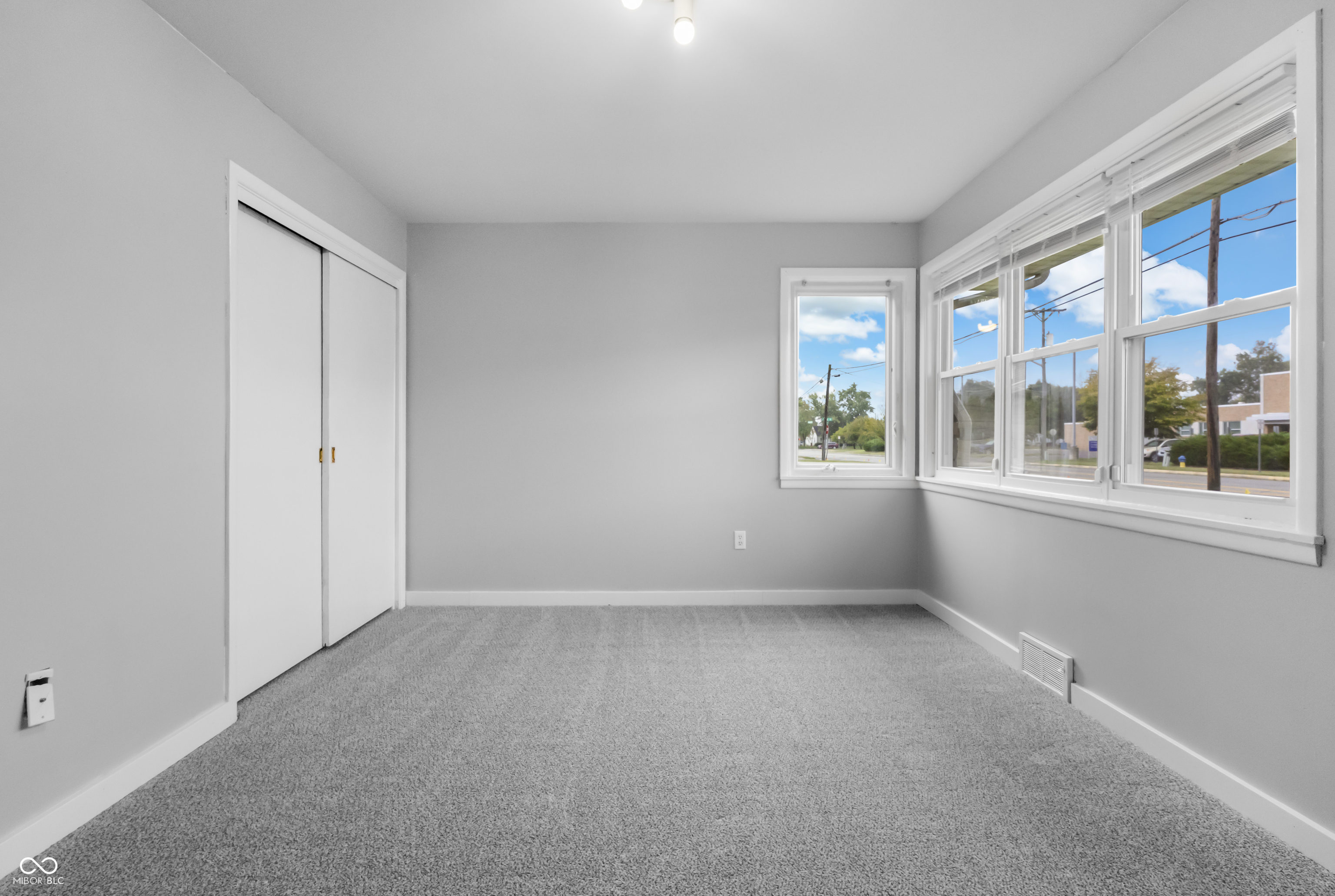 2613 Maple Street Columbus, IN 47201 - Photo 26 of 33