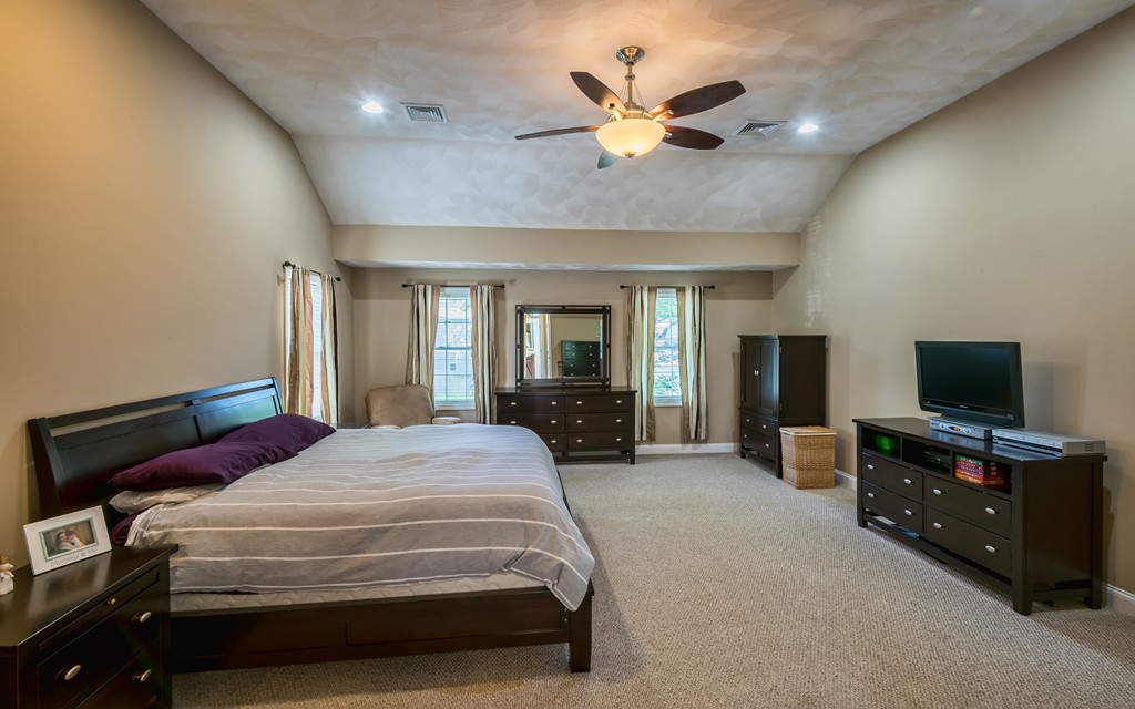 8 Bell Road Tewksbury, MA 01876 - Photo 16 of 23 Gallery Image 16