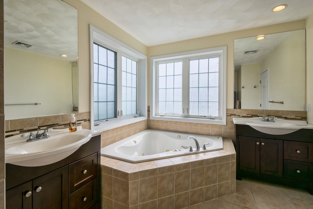 8 Bell Road Tewksbury, MA 01876 - Photo 18 of 23 Gallery Image 18