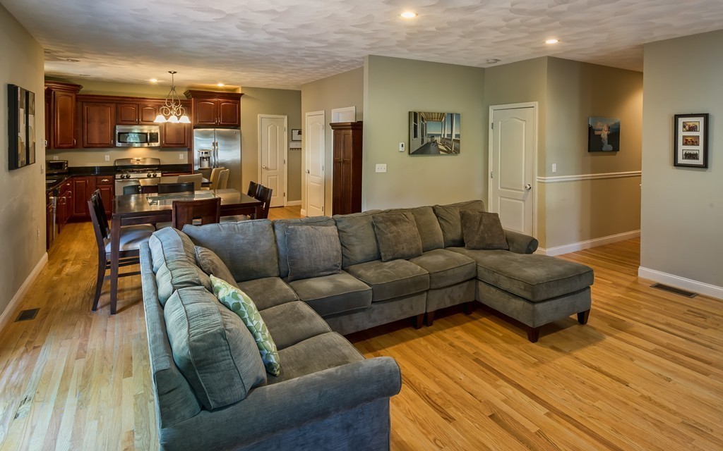 8 Bell Road Tewksbury, MA 01876 - Photo 6 of 23 Gallery Image 6