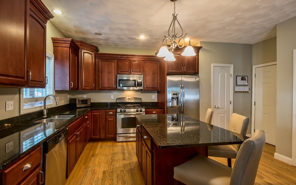 8 Bell Road Tewksbury, MA 01876 - Photo 7 of 23 Gallery Image 7