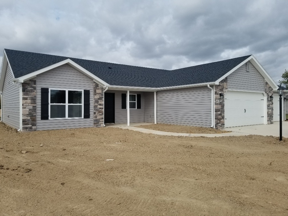 116 Blue Heron Cove Decatur, IN 46733 - Photo 2 of 13