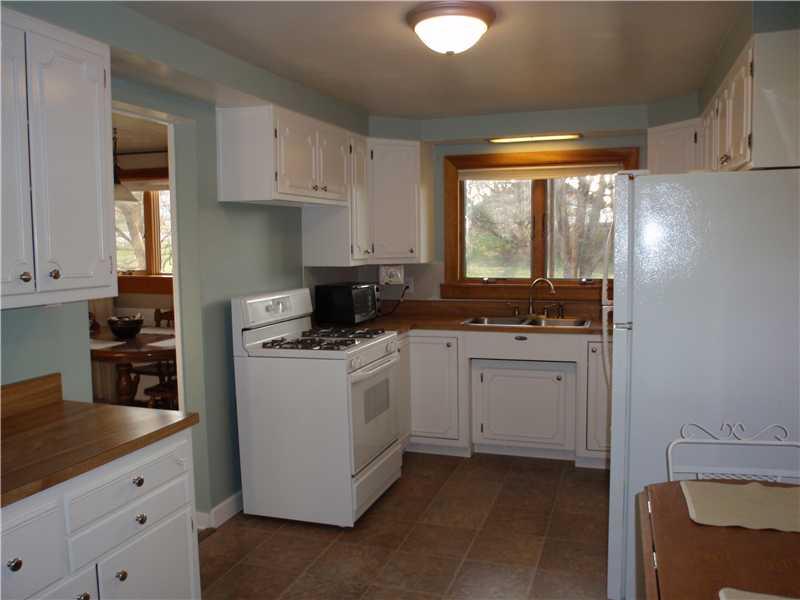 8583 Peters Road Cranberry Township, PA 16066 - Photo 6 of 13 Kitchen.
