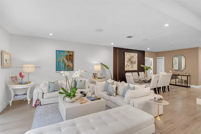 $2,395,000 | 6235 Alton Road, Miami Beach, FL 33140