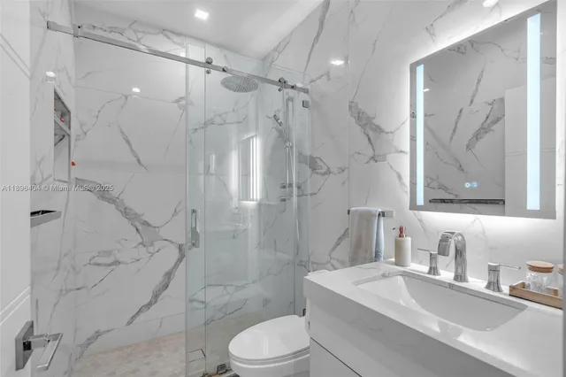 $2,395,000 | 6235 Alton Road, Miami Beach, FL 33140