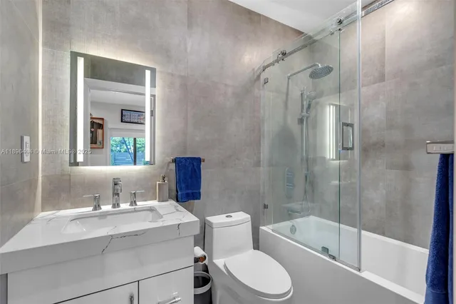 $2,395,000 | 6235 Alton Road, Miami Beach, FL 33140