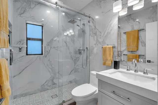 $2,395,000 | 6235 Alton Road, Miami Beach, FL 33140