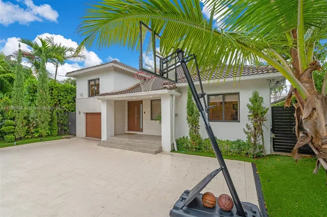 $2,395,000 | 6235 Alton Road, Miami Beach, FL 33140