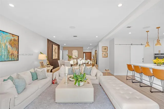 $2,395,000 | 6235 Alton Road, Miami Beach, FL 33140