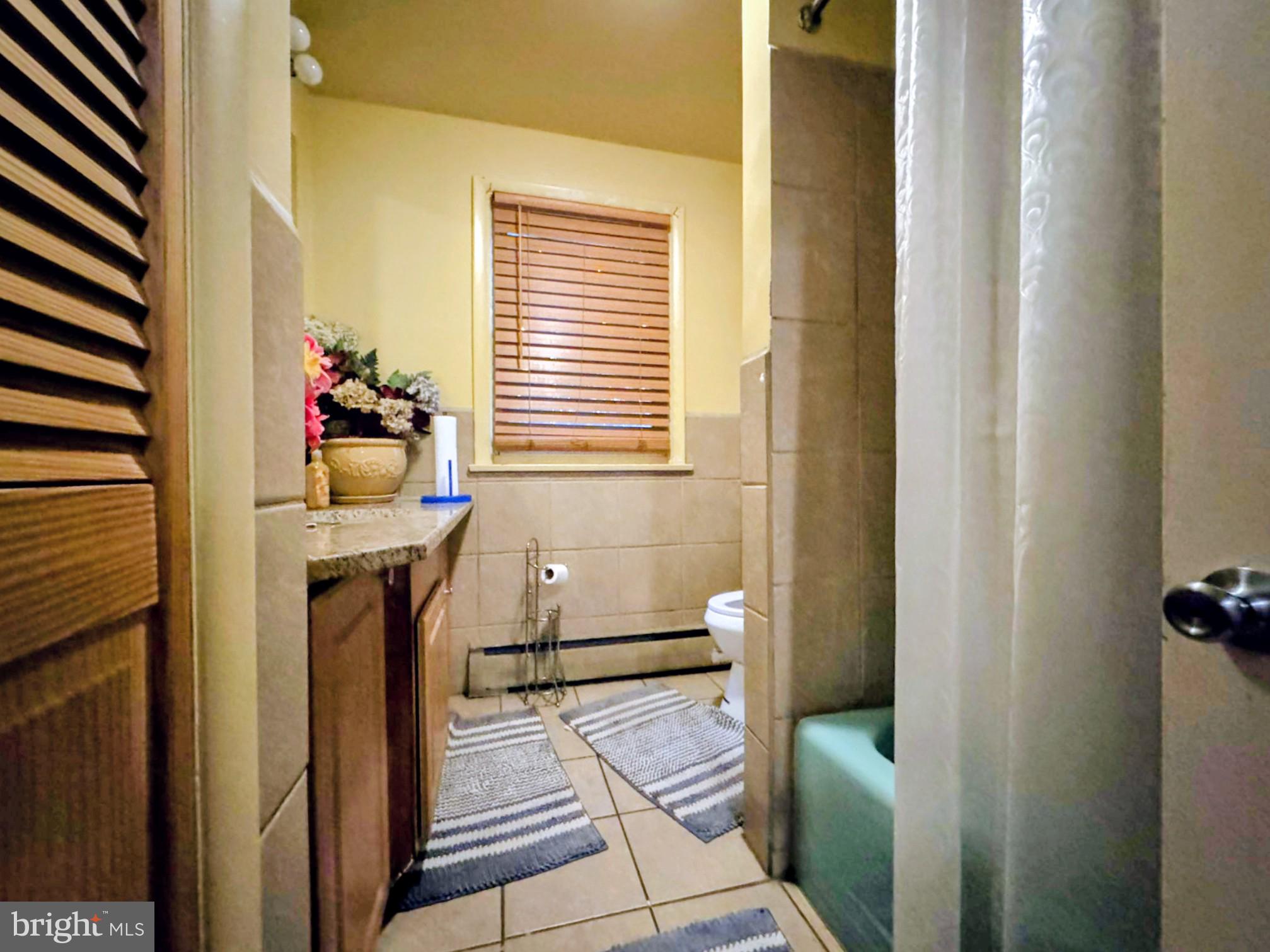 401 Bondsville Road Downingtown, PA 19335 - Photo 15 of 29 Full bathroom (main floor)
