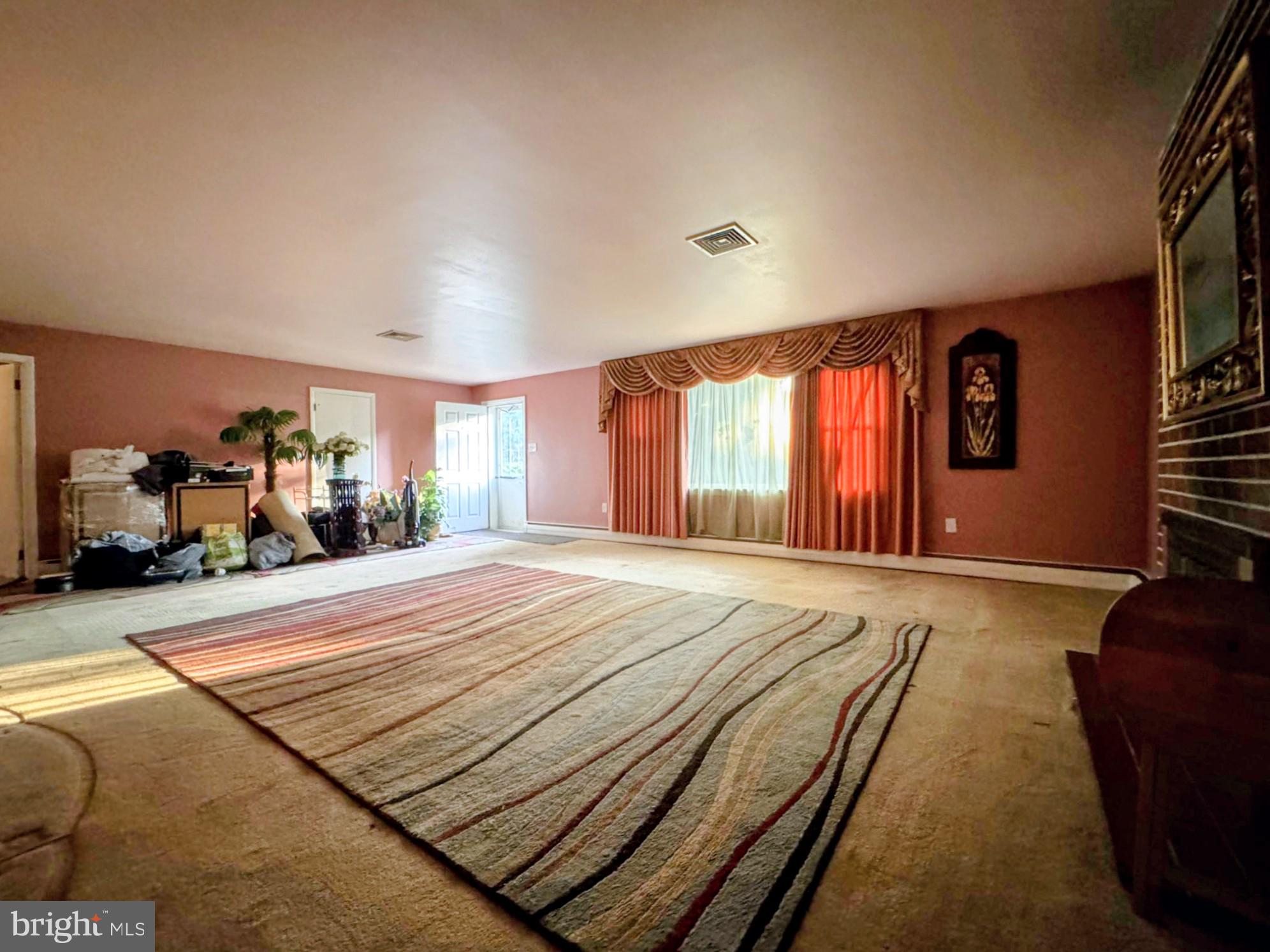 401 Bondsville Road Downingtown, PA 19335 - Photo 6 of 29 Living room