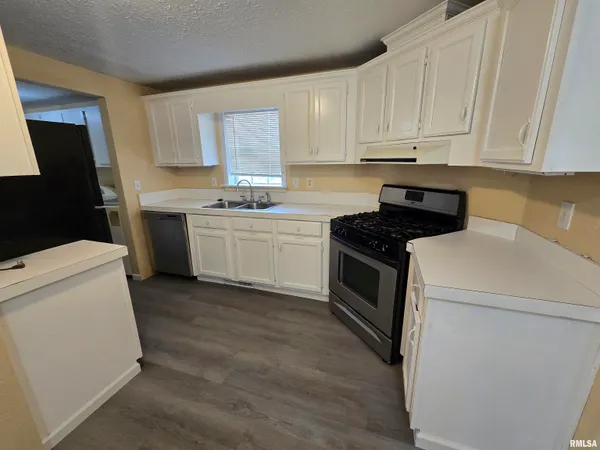 $45,000 | 116 Shennadoh Drive, Unit 116, Springfield, IL 62702