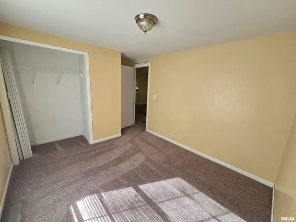 $45,000 | 116 Shennadoh Drive, Unit 116, Springfield, IL 62702