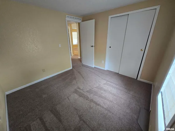 $45,000 | 116 Shennadoh Drive, Unit 116, Springfield, IL 62702