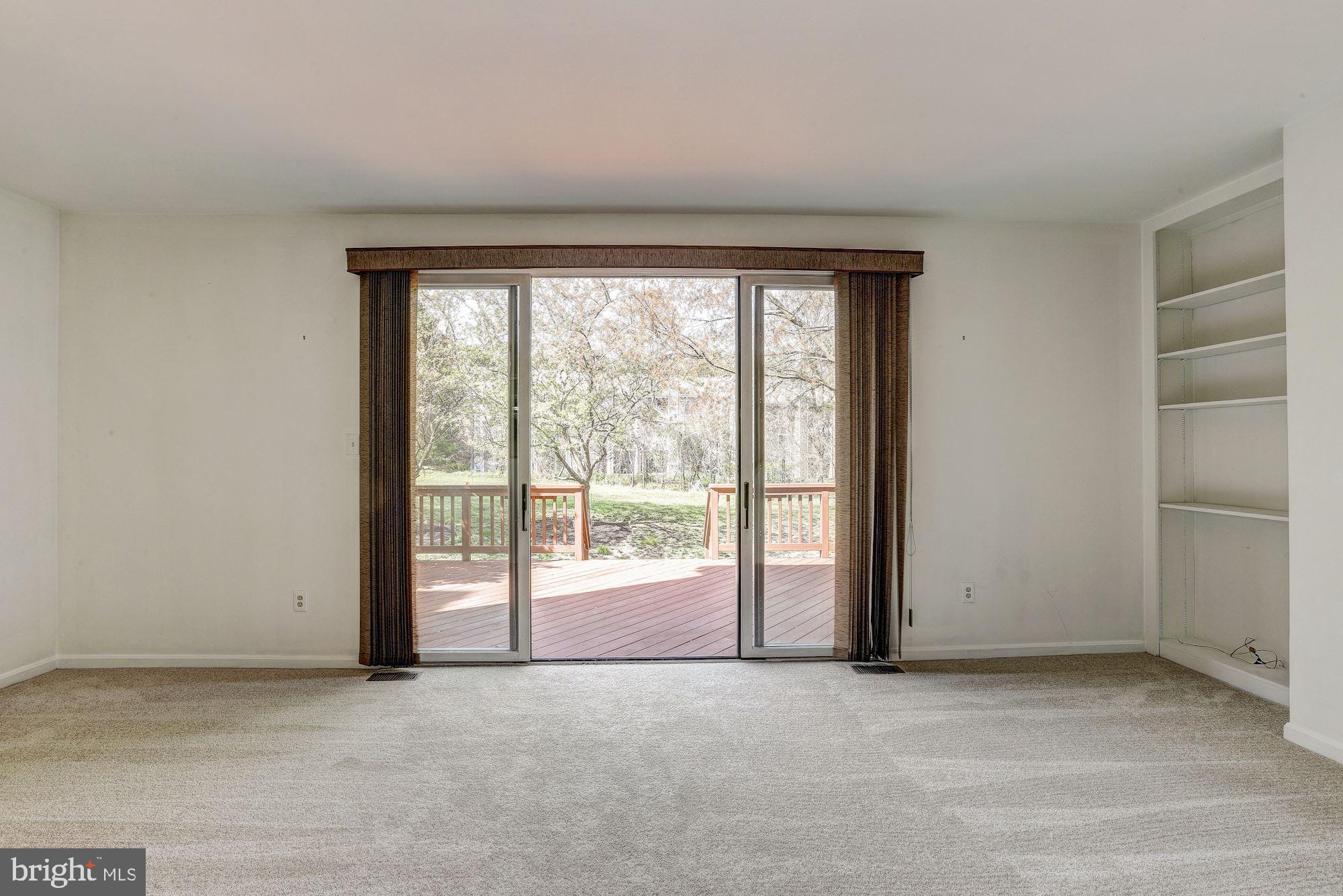 5035 Columbia Road, Unit 203 Columbia, MD 21044 - Photo 7 of 27 Living Room