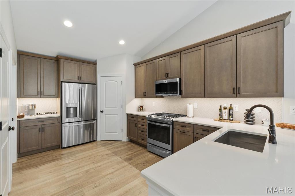 7405 Shadow Point Drive St. Louis, MO 63129 - Photo 16 of 42