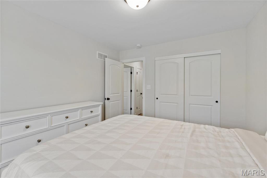 7405 Shadow Point Drive St. Louis, MO 63129 - Photo 31 of 42