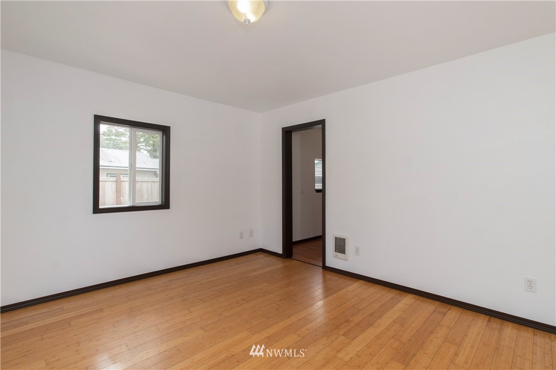 18331 Albany Street Southwest Rochester, WA 98579 - Photo 14 of 26